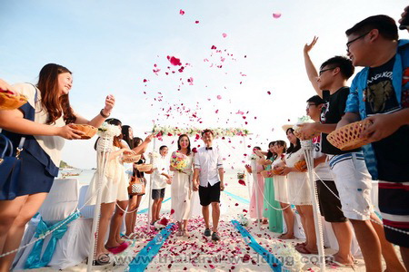 Koh Lipe Beach Wedding : Chua Shay Ley + Lim Chan Loong