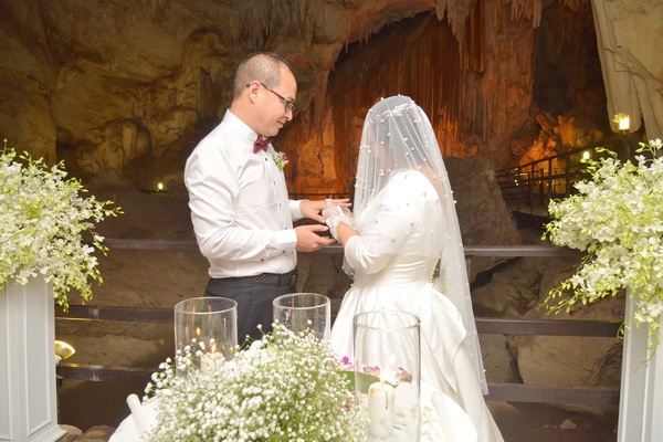 Railay-Cave-Wedding-Ceremony-Package-Dora-Joe-37